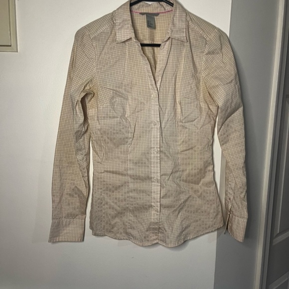 H&M Beige Checkered Button up - Picture 2 of 9